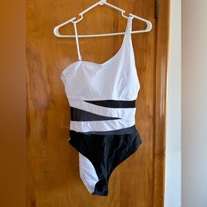 Stylish Black and White One-Shoulder Swimsuit
